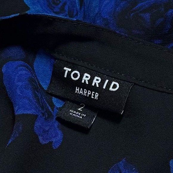 Torrid Harper Black Blue Floral Blouse Whimsical Fairygoth Dark Romantic 2X - Picture 7 of 9